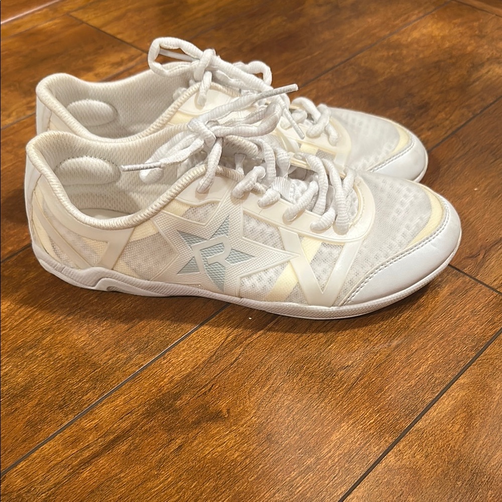 White Lightweight Mesh Sneakers for Everyday Comfort